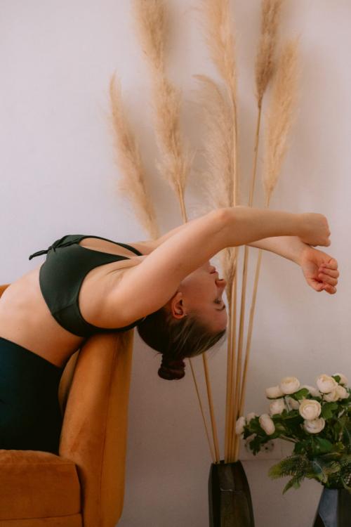 Влияет ли эстетическая составляющая (например, гибкость, красивая осанка) на популярность растяжки. Мифы о растяжке