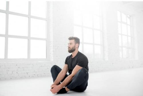 Растяжка для мужчин в домашних условиях: 5 эффективных упражнений 01 Растяжка для мужчин в домашних условиях: 5 эффективных упражнений 01