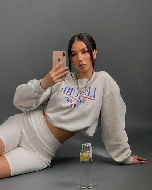 Новинки сезона: Модные женские спортивные костюмы 2024-2025 02 Новинки сезона: Модные женские спортивные костюмы 2024-2025 02