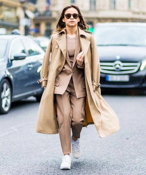 Спортивный стиль одежды женский. Характерные материалы и цвета одежды спорт-шик