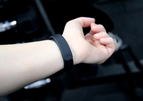 Какие популярные фитнес-трекеры наиболее точно отслеживают физические активности. Первое впечатление