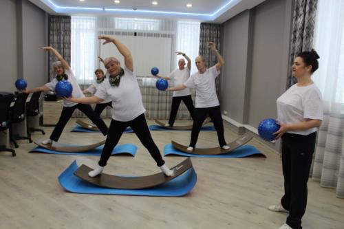 Существует ли связь между физическими упражнениями и улучшением координации у пожилых людей. Значение тренировки вестибулярного аппарата в пожилом возрасте: Поддержание равновесия и улучшение качества жизни