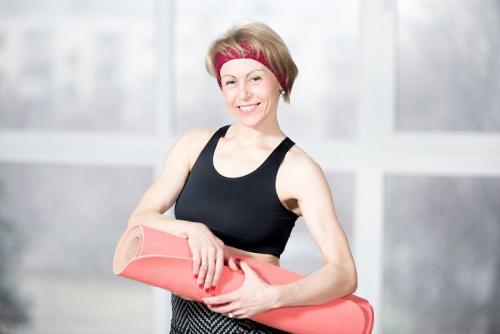 Спортивный стиль для женщин 50 лет. Записались на фитнес после 50: в чем идти?