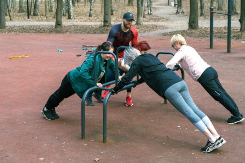 Какой идеальный сезон для групповых тренировок на улице и почему. «Физическая активность — это удовольствие»: рассказываем, как тренироваться в парках круглый год