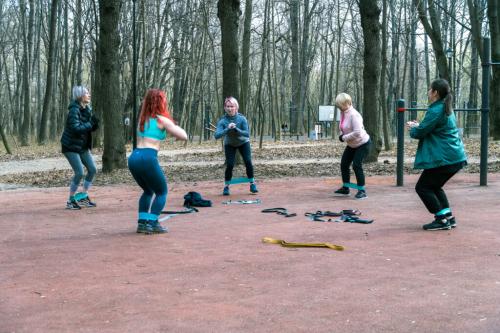 Какой идеальный сезон для групповых тренировок на улице и почему. «Физическая активность — это удовольствие»: рассказываем, как тренироваться в парках круглый год