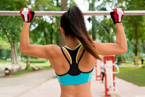 После тренировки: как правильно выполнять растяжку в картинках 13 После тренировки: как правильно выполнять растяжку в картинках 13